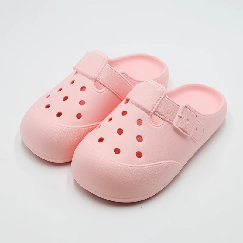 flip flops ທຽບກັບແຜ່ນສະໄລ້: ການເລືອກເກີບລະດູຮ້ອນທີ່ເຫມາະສົມ