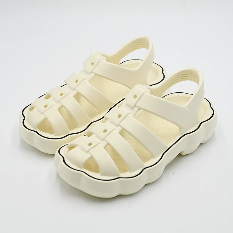 ເປັນຫຍັງເກີບແຕະທີ່ໂລມັນກາຍເປັນແນວໂນ້ມເກີບທຸກຄົນທີ່ເວົ້າເຖິງ?